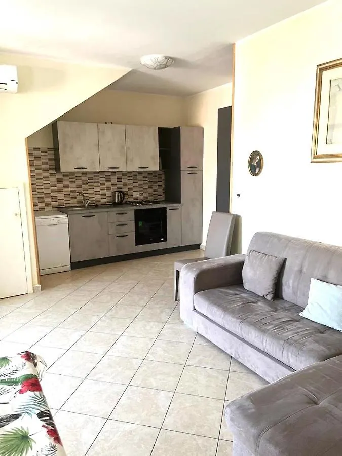 Perla Sirmione Apartment 0*,
